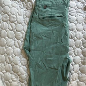 Size 33 Desert Dune Stretch Fit shorts